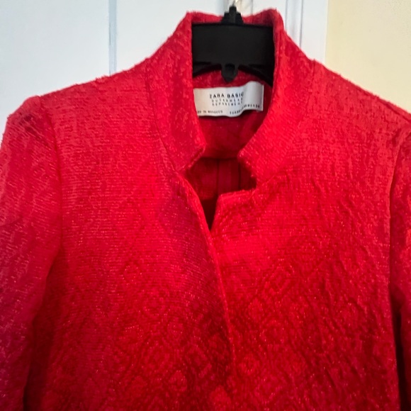 Zara basic light coat. Red, XS with buttons and pock above the knees. - Picture 5 of 8
